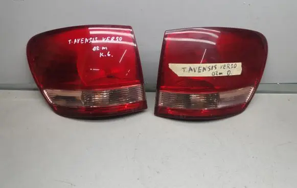 Toyota Avensis Verso Rear/tail lights set 