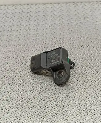 BMW 3 F30 F35 F31 Air pressure sensor 7599906 1212203B23 0261230252