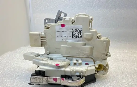 Audi A7 S7 4G Front door lock 4G1837015