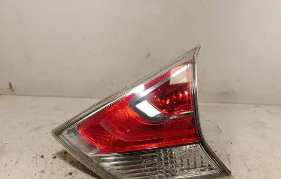 Nissan X-Trail T32 Tailgate rear/tail lights