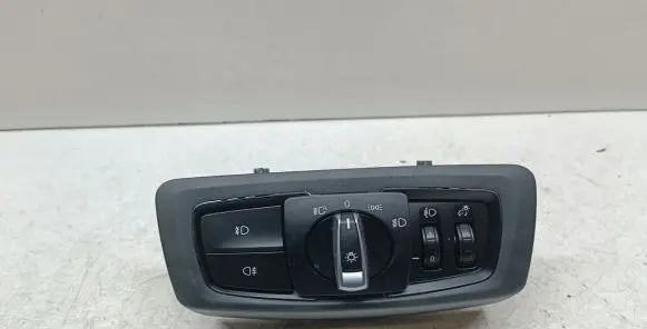 BMW 2 F46 Light switch 6824890