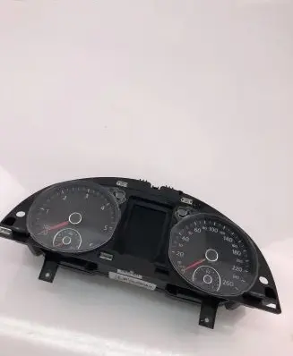 Volkswagen PASSAT B7 Speedometer (instrument cluster) 3AA920870D