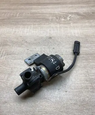 Opel Omega B2 Electric auxiliary coolant/water pump 