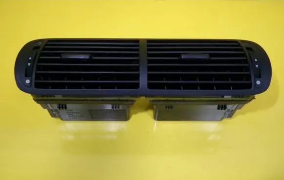 Audi A3 S3 8L Dash center air vent grill 8L0820951