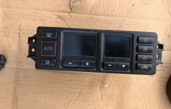 Audi A3 S3 8L Climate control unit 8L0820043