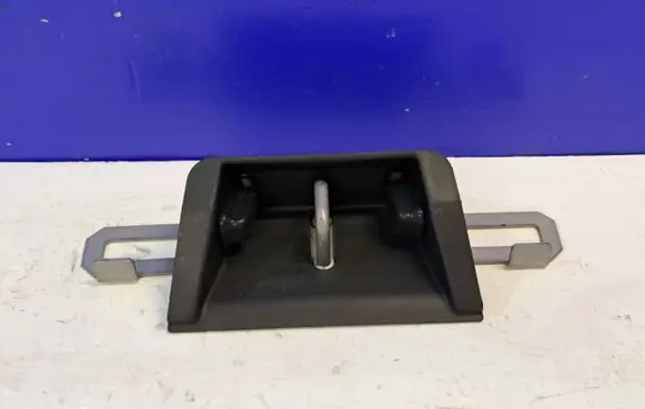 Volvo XC90 Rear door lock loop/hook striker 39831946