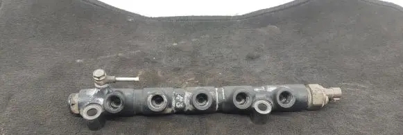 Toyota Avensis Verso Fuel main line pipe