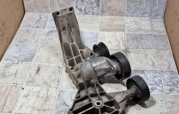 Mercedes-Benz A W168 Engine mounting bracket A1662020340