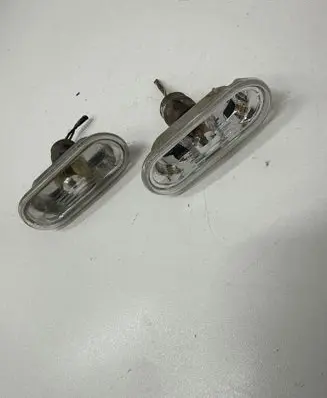 Volkswagen Golf IV Front fender indicator light 48435 1J0949117