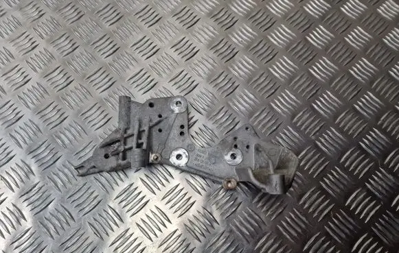 Volkswagen Touareg I Fuel pump bracket 059130147N