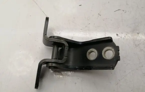 Toyota Verso Front door upper hinge 6872002060