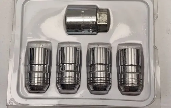 Chevrolet Camaro Anti-theft wheel nuts and lock 92221880