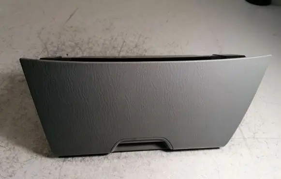 Suzuki Grand Vitara I Glove box 7384050J1