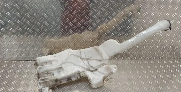 Toyota RAV 4 (XA20) Windshield washer fluid reservoir/tank 060851045