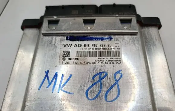 Volkswagen Golf VII Engine control unit/module 04E907309BL 0261S12606