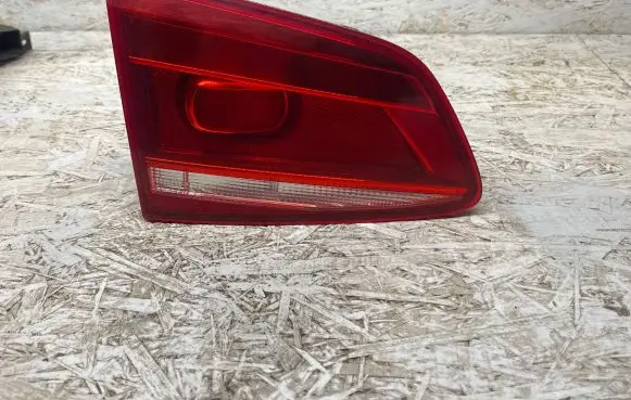 Volkswagen PASSAT B7 Rear/tail lights 3AF945093M