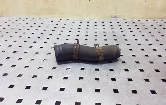 Renault Trafic III (X82) Engine coolant pipe/hose