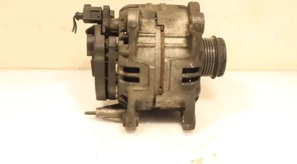 Audi A4 S4 B5 8D Generator/alternator 0124515026