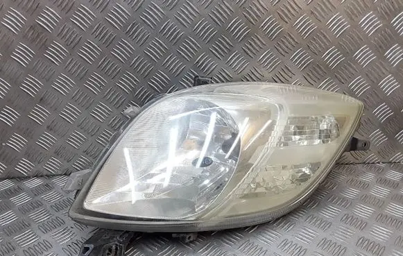 Toyota Yaris Front fog light 811100d120