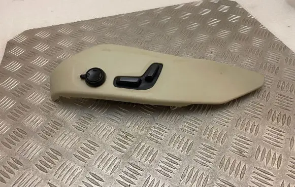 Volvo XC90 Seat control switch 31419579