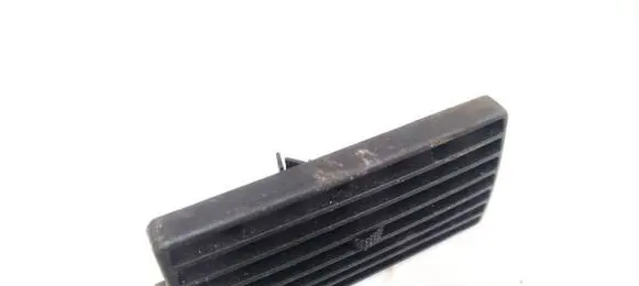 Volkswagen Golf IV Dash center air vent grill 1J0819763A