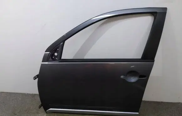Mitsubishi Outlander Front door