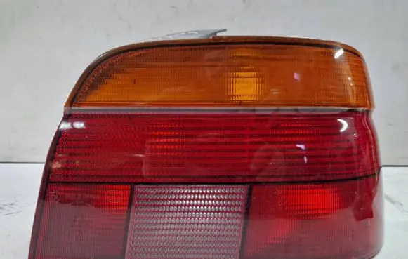 BMW 5 E39 Rear/tail lights 8358032 2VP00724002