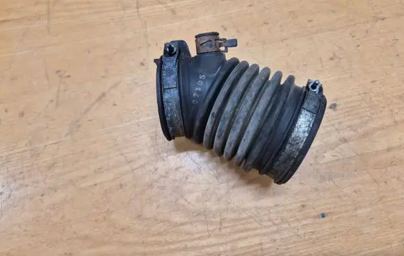 Honda CR-V Air intake duct part 07105