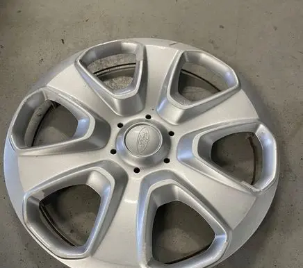 Ford Transit Courier R15 wheel hub/cap/trim 8V211130HB