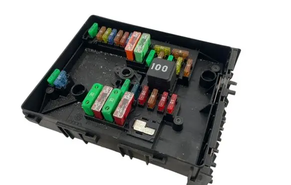 Volkswagen Touran II Fuse module 1K0937804Q 1K0937820B 1T2937535AB