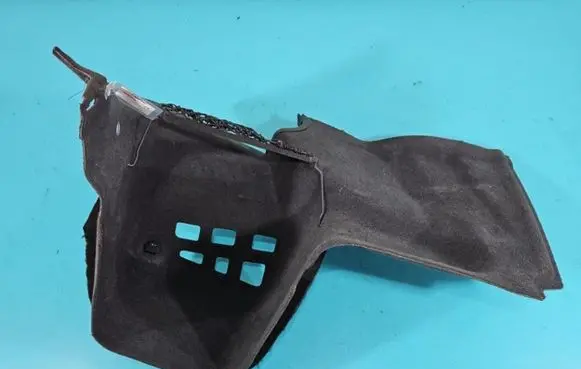 Trunk/boot side trim panel