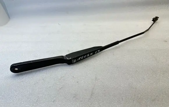 Citroen Berlingo Front wiper blade arm 180007467B