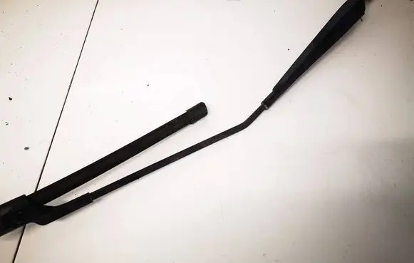 Volvo C30 Front wiper blade arm 8623160