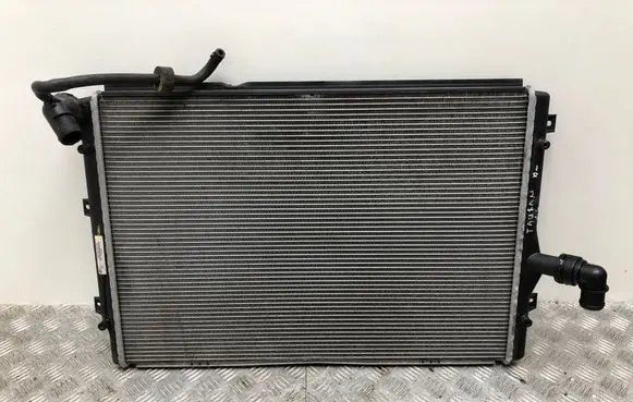 Volkswagen Touran II Coolant radiator 1K0121251DD
