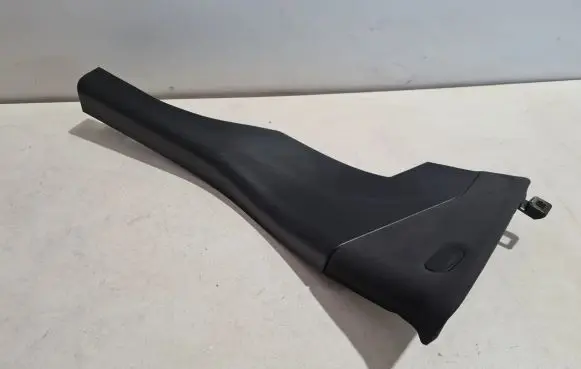 Maserati Ghibli (C) pillar trim 06700194220