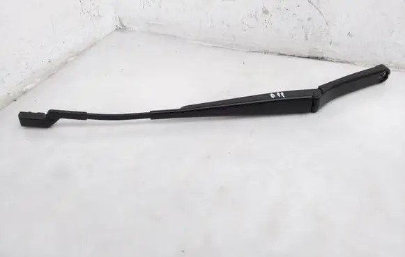 Front wiper blade arm