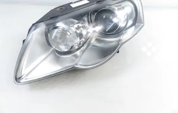 Volkswagen PASSAT B6 Headlight/headlamp 3C0941751G