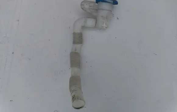 Volkswagen Golf V Window washer liquid tank fill tube 