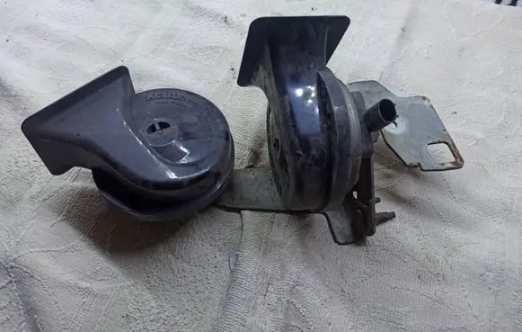 BMW 5 E60 E61 Horn signal