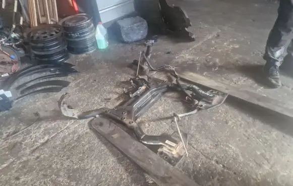 Mini One - Cooper R50 - 53 Front subframe