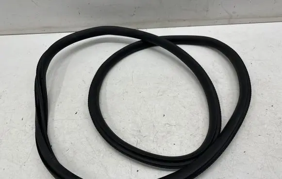 Mercedes-Benz CLA C118 X118 Rear door rubber seal (on body) 