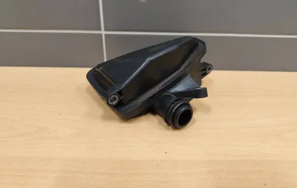 Mercedes-Benz ML W164 Intake resonator A6421400087