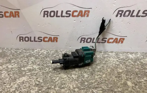 Brake pedal sensor switch