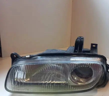 Mazda 323 F Headlight/headlamp 11061708