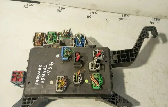 Ford Mondeo Mk III Fuse box set 1S7T14A073AE K22129