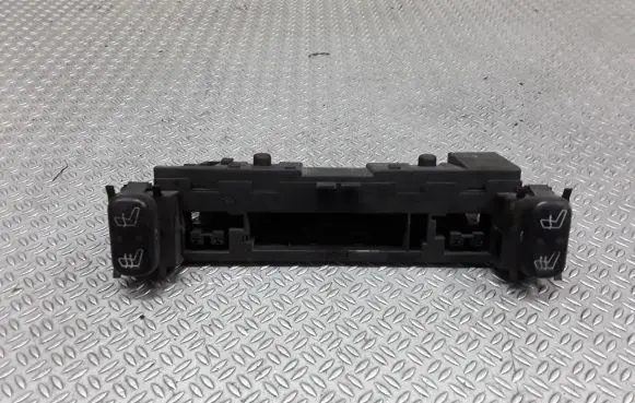 Mercedes-Benz CLK A208 C208 Seat heating switch 2108200151