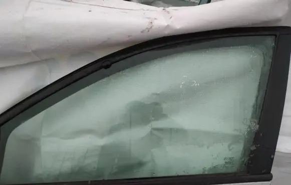 Fiat Stilo Front door window glass four-door