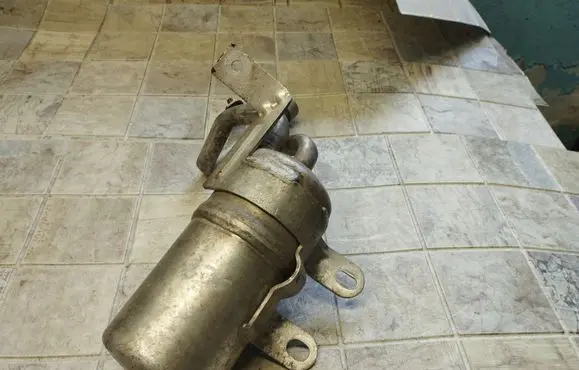 Vacuum air tank