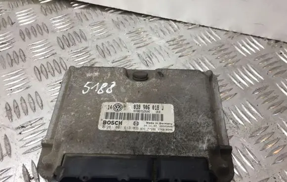 Volkswagen Golf IV Engine control unit/module 038906018J 5188