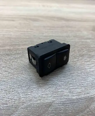 BMW 5 E39 Electric window control switch 8368974